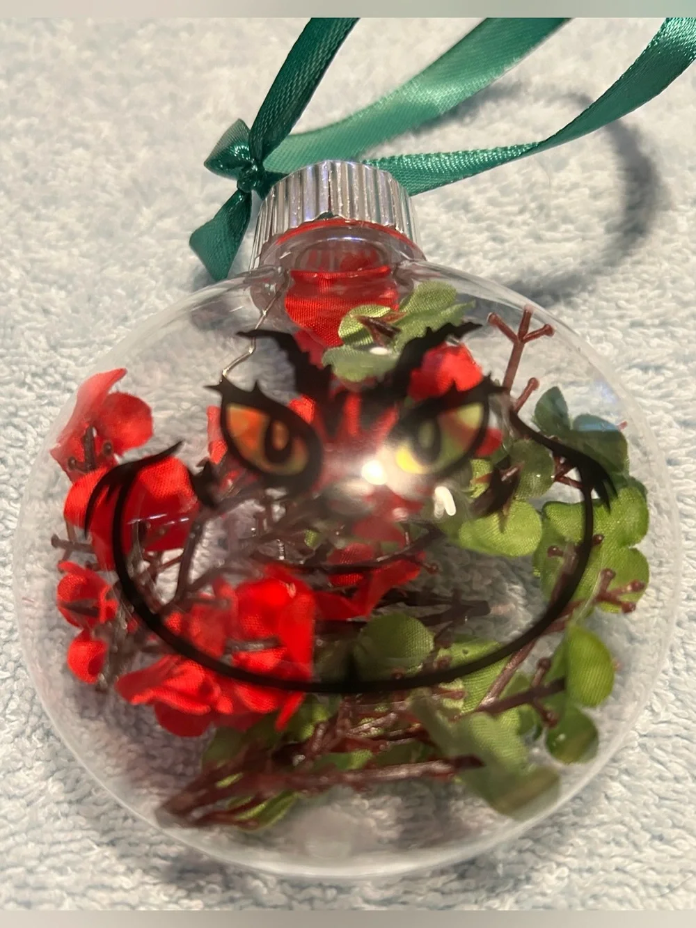 GRINCH-INSPIRED/FANDOM 4-PIECE DISC ORNAMENT SET/HANDCRAFTED